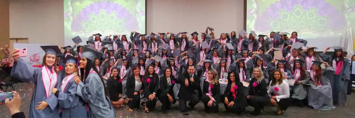 Ceremonia de grado CENESTETICA — Escuela de Estética