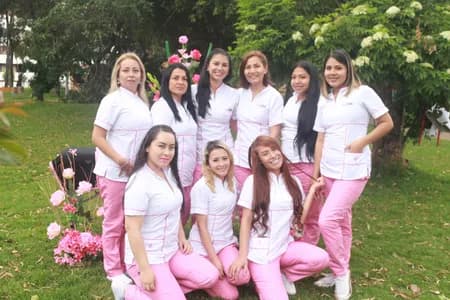 Estudiante y grupo CENESTETICA 6